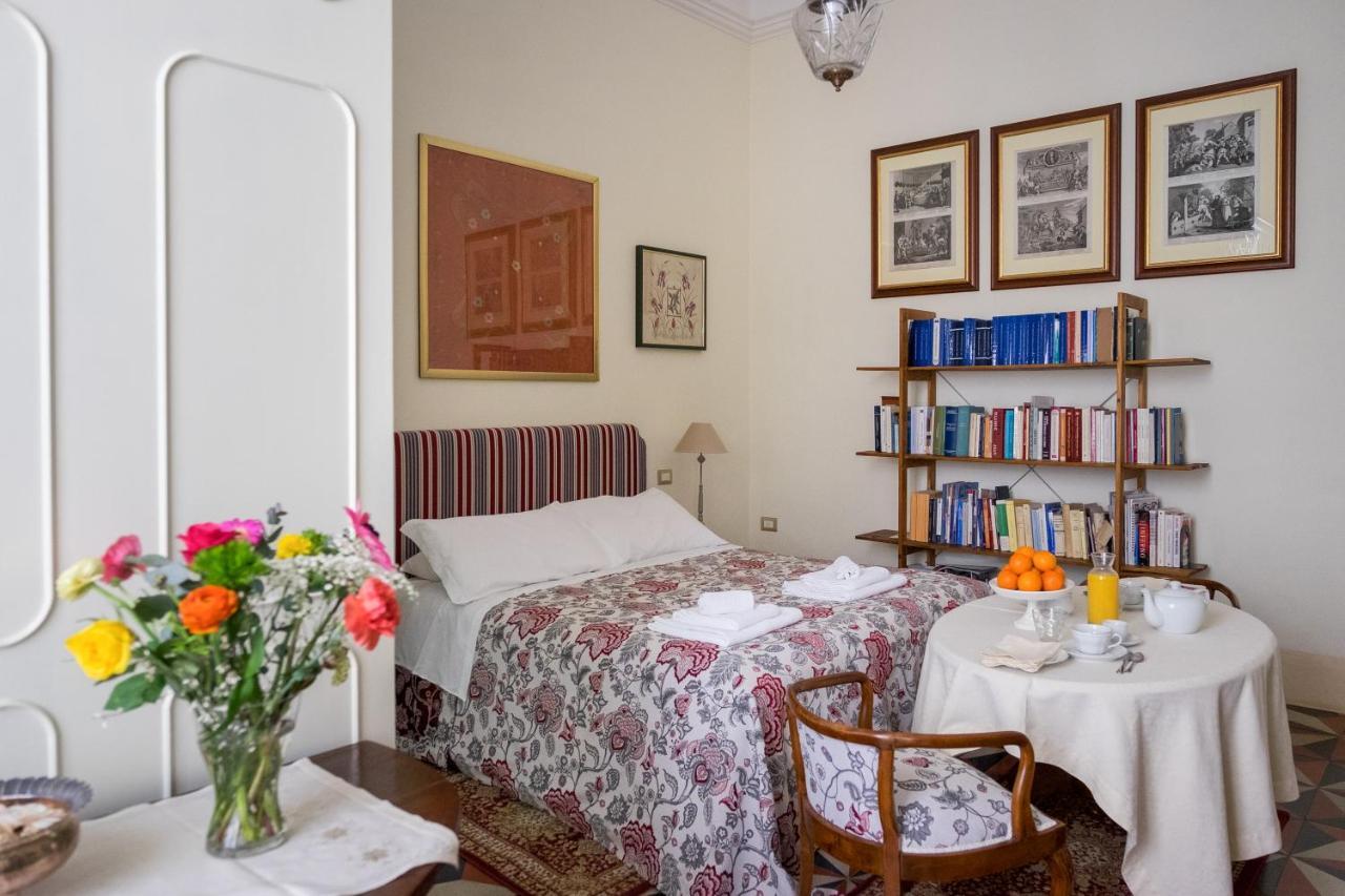 Palazzo Bernardini Suites Лечче Екстер'єр фото