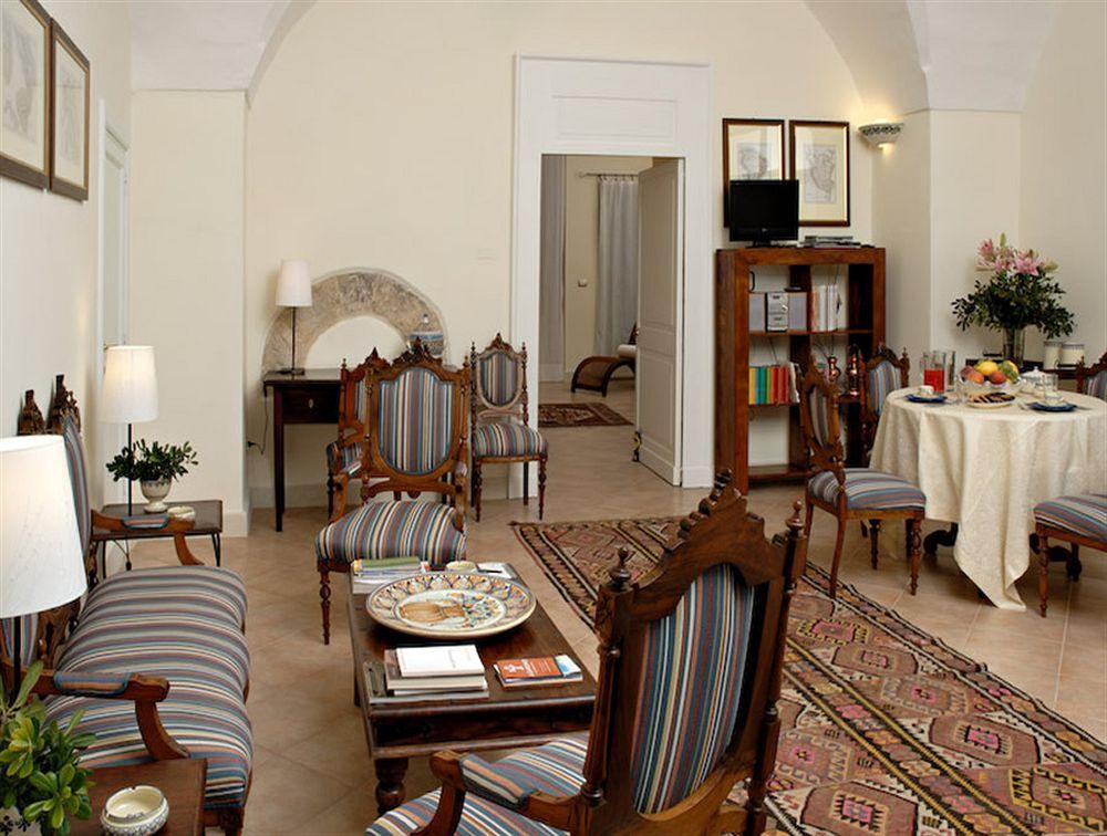 Palazzo Bernardini Suites Лечче Екстер'єр фото