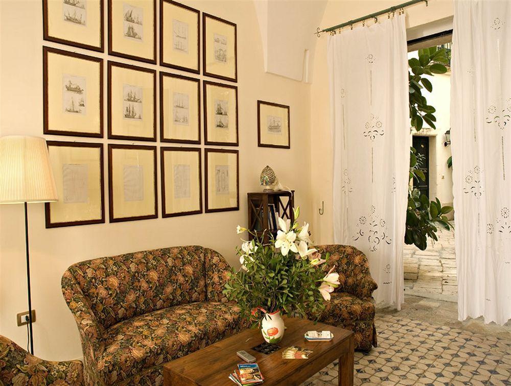Palazzo Bernardini Suites Лечче Екстер'єр фото