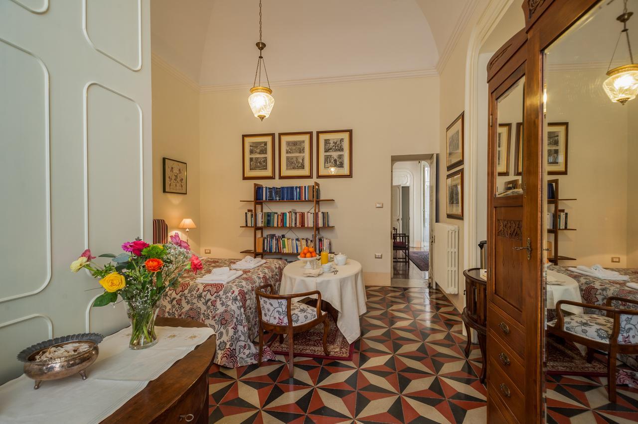 Palazzo Bernardini Suites Лечче Екстер'єр фото