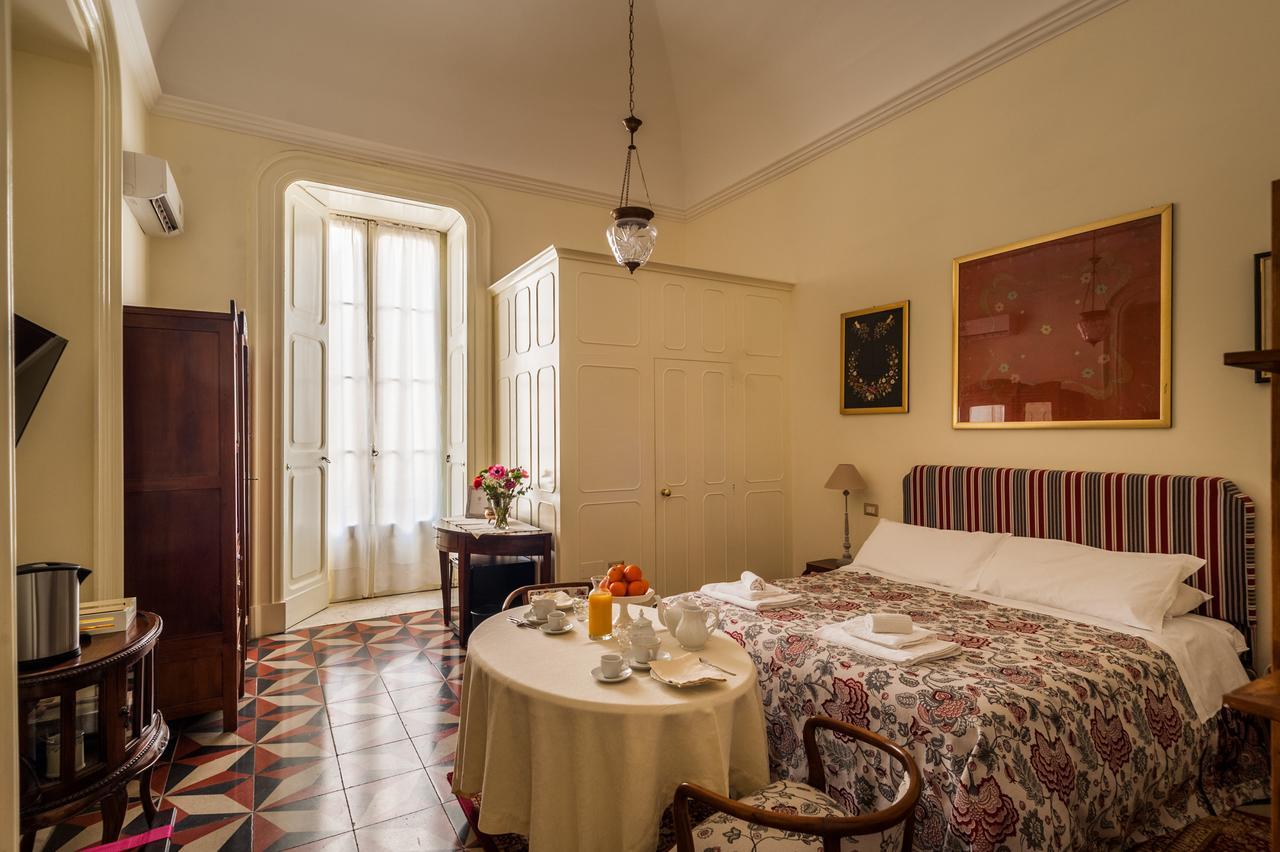 Palazzo Bernardini Suites Лечче Екстер'єр фото