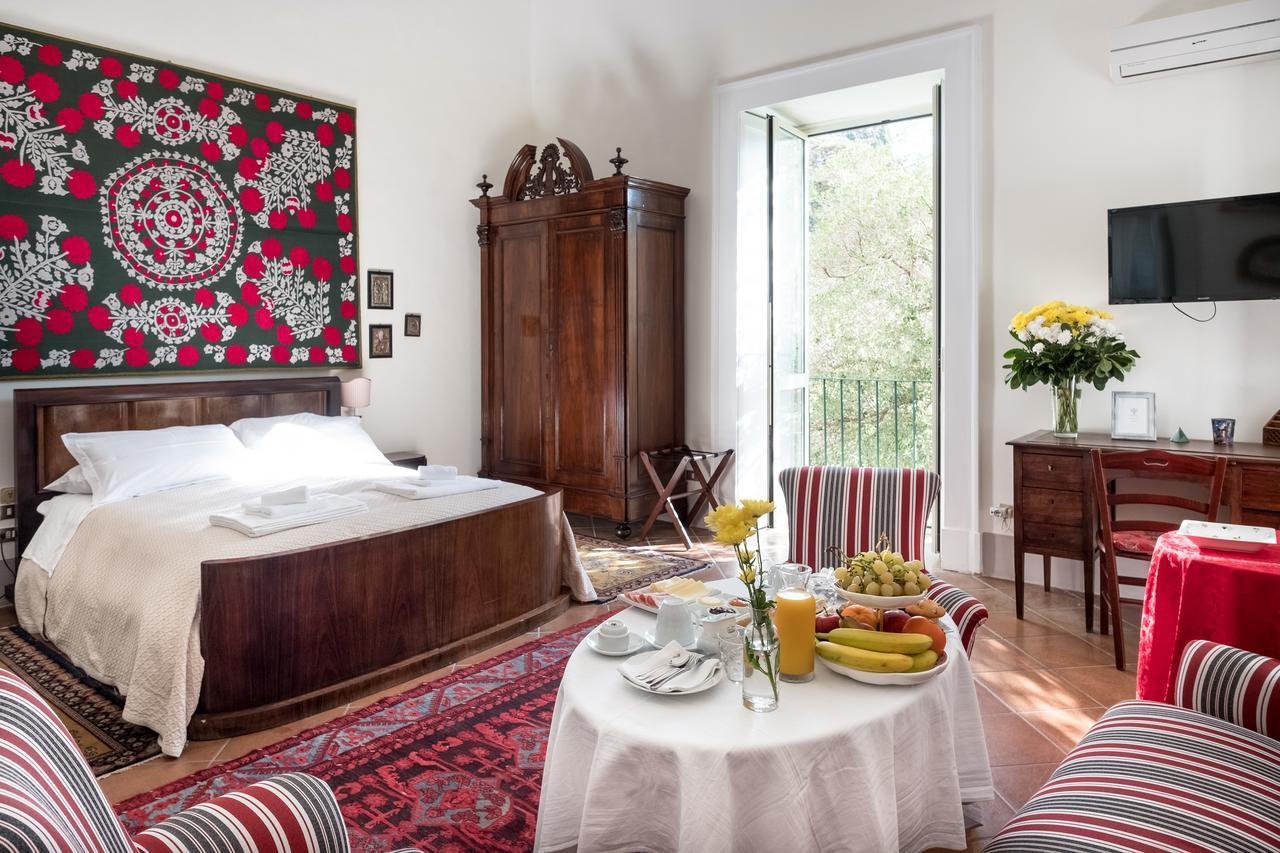 Palazzo Bernardini Suites Лечче Екстер'єр фото