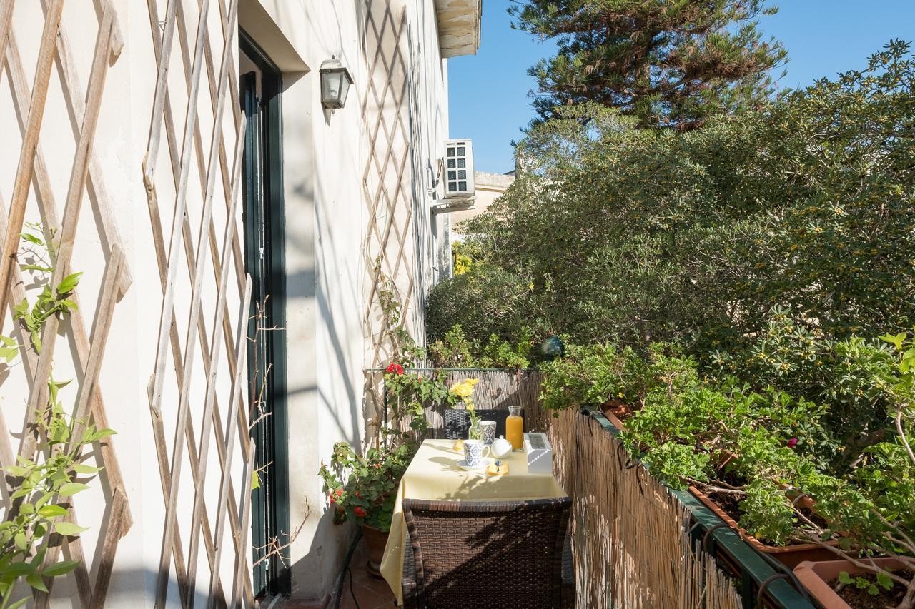 Palazzo Bernardini Suites Лечче Екстер'єр фото